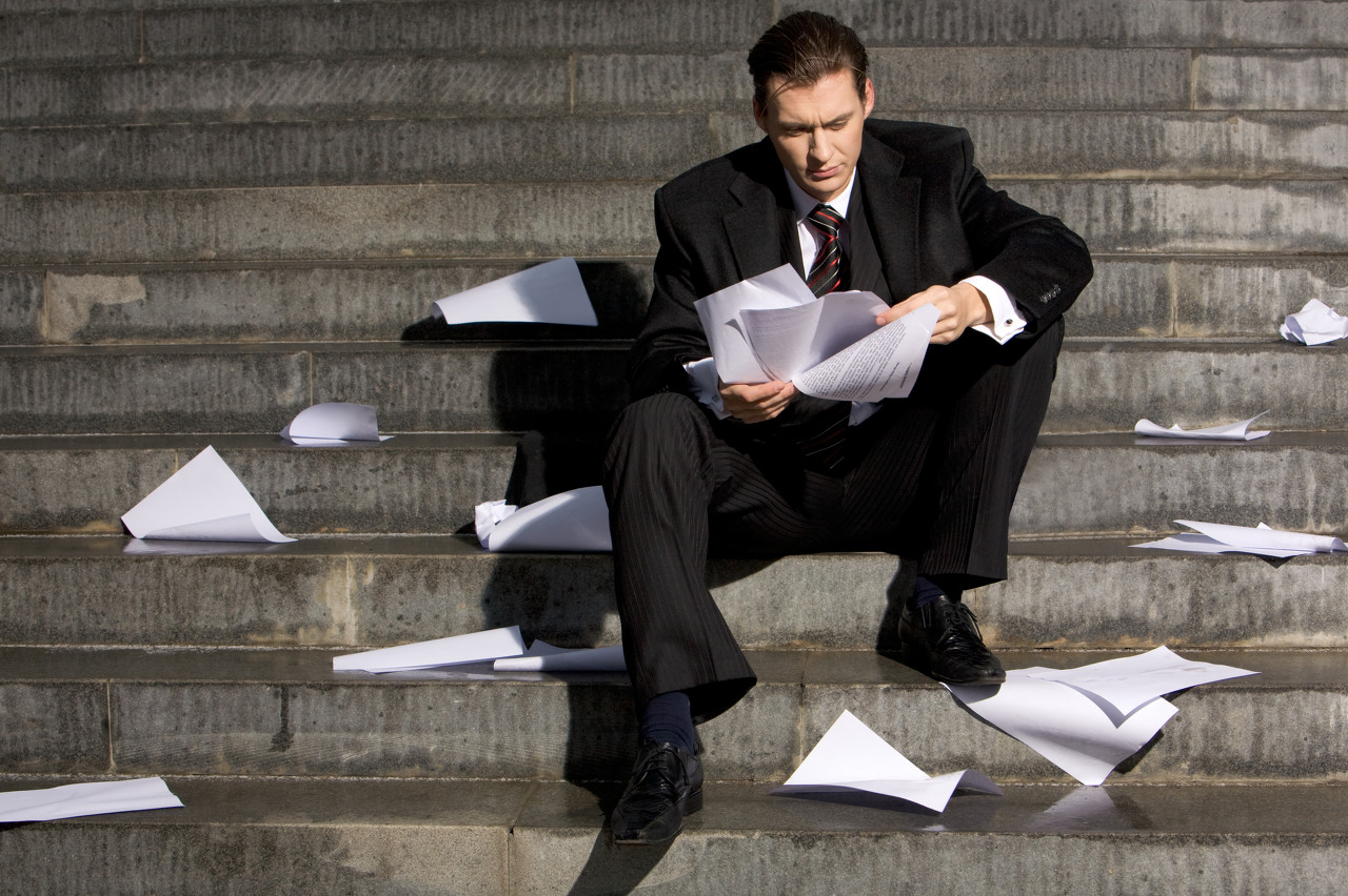 美国初请失业金人数跌破100万两党“扯皮”之际未来数据仍堪忧