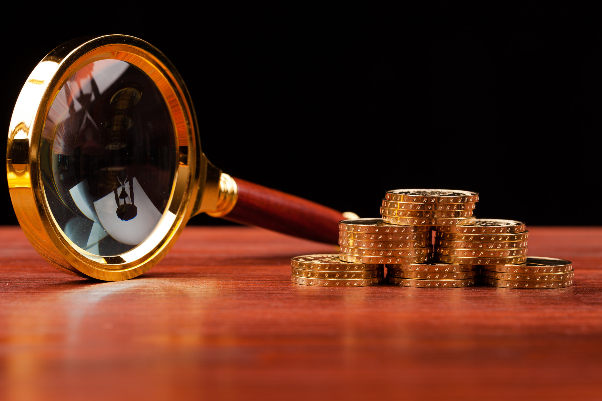 康得新虚增利润百亿面临退市，股质让这家老牌券商浮亏13亿成了二股东，证金、中信也成前十股东