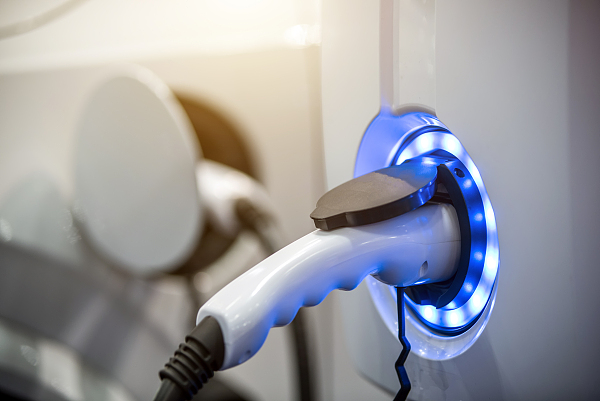 直击业绩会|充电桩再获政策加持！奥特迅强势两连板 计划两年建134座充电站