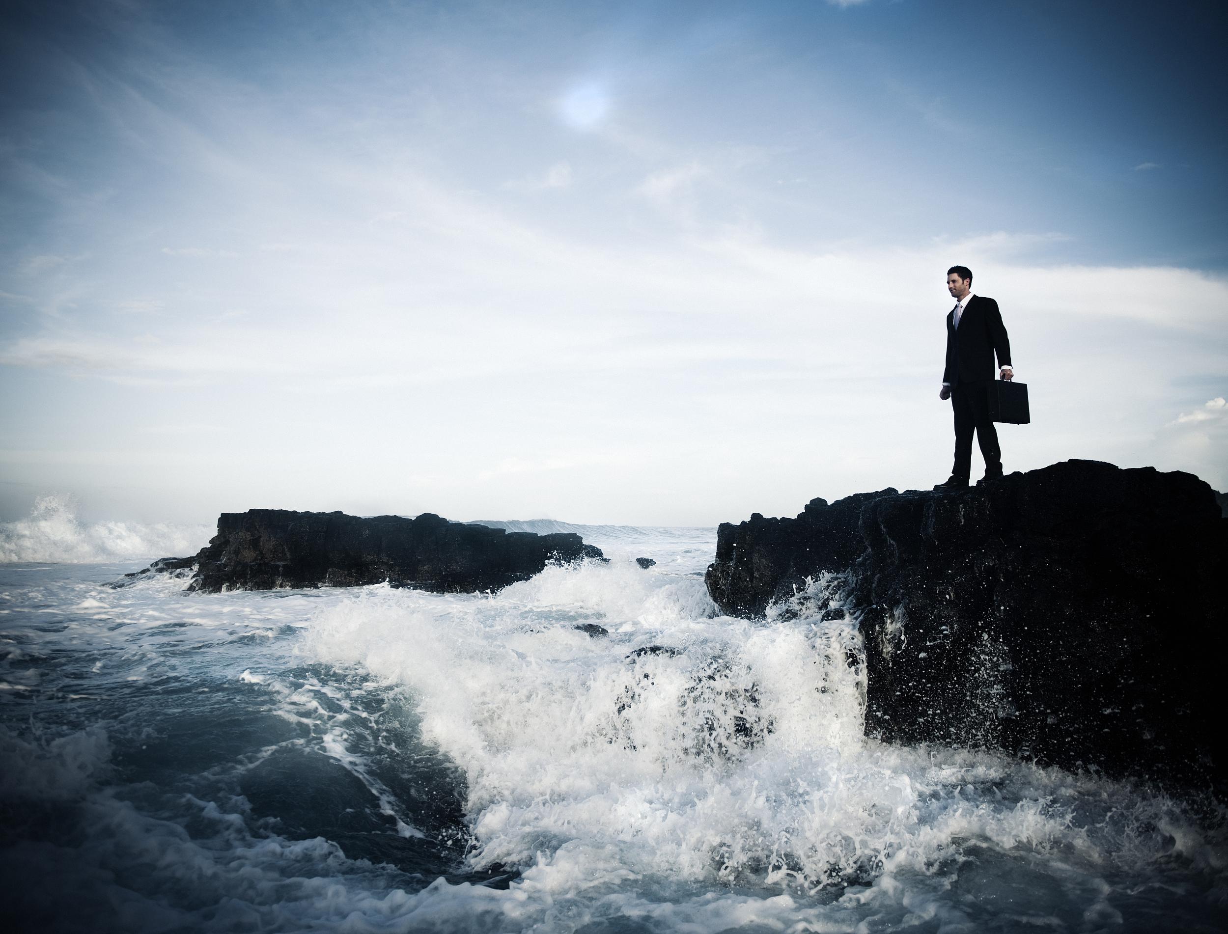 弱市出大妖！这只电力次新轰出“地天板”，散户大本营参与爆炒，盘后却紧急提示风险