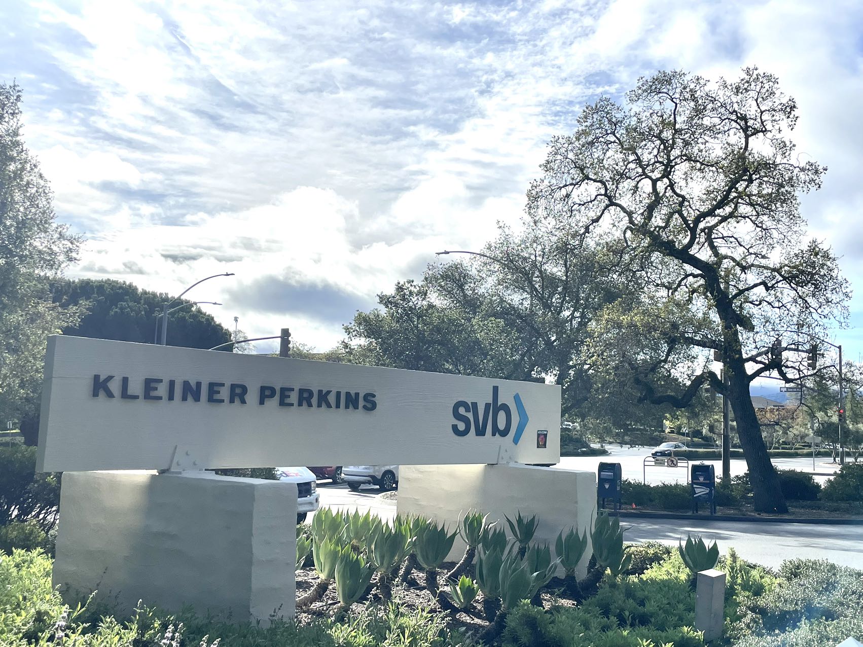 管理层早就意识到会暴雷？美国监管机构对硅谷银行倒闭案发起调查