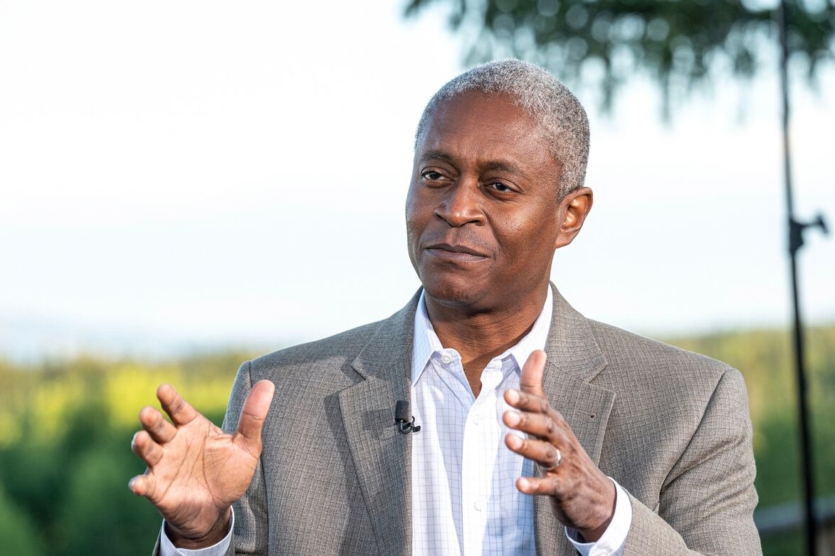 股民就爱听这个！美联储官员：利率水平足够限制不需要再加息了