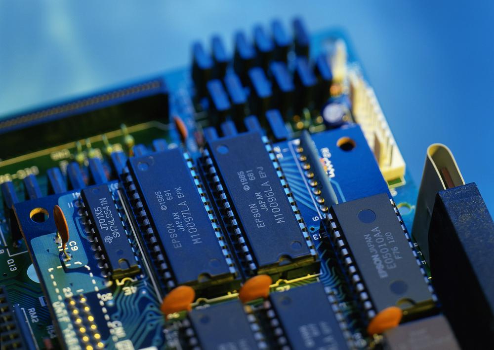 DDR4 price decline and storage trends