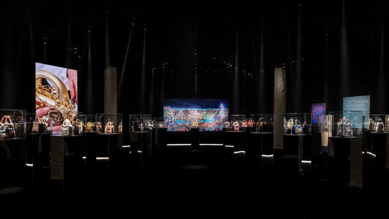 DIOR LADY ART艺术项目如何传递文化理解与包容？