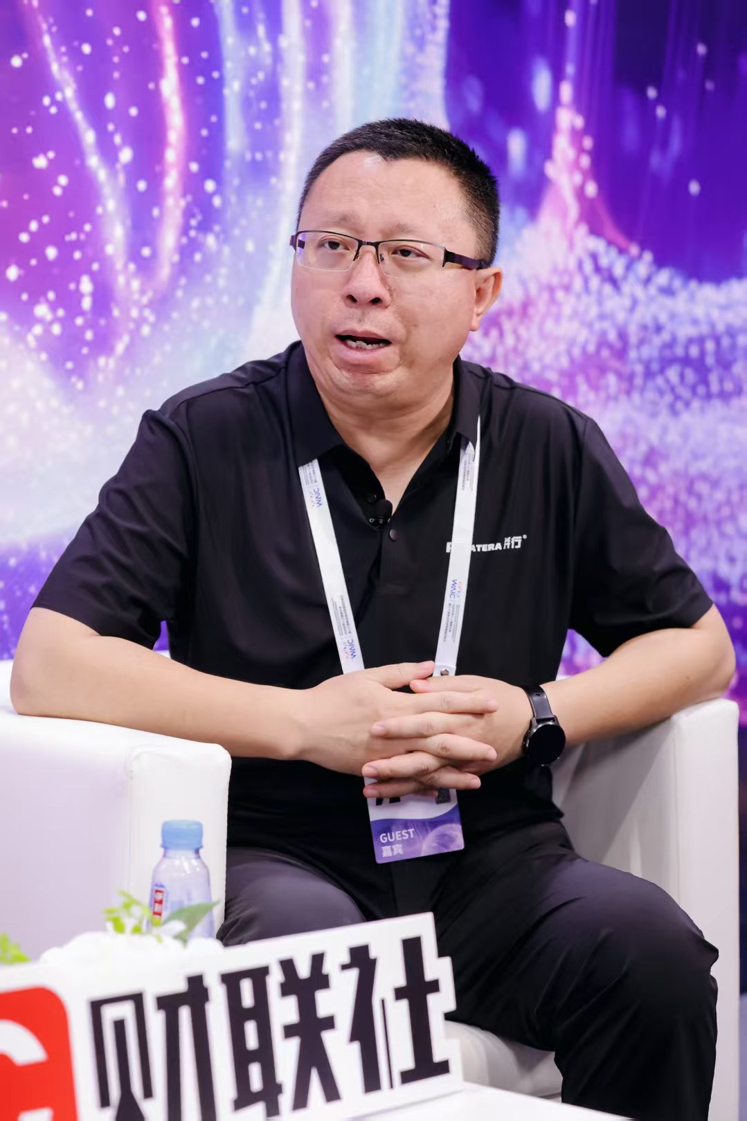 华为昇腾384超节点亮相