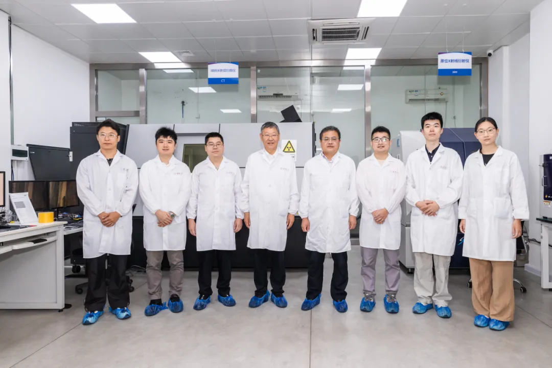 清华团队破解固态电池快充难题