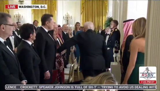 马斯克与特朗普白宫握手言和